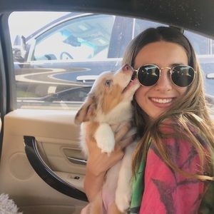 Meet your Posher, Laela